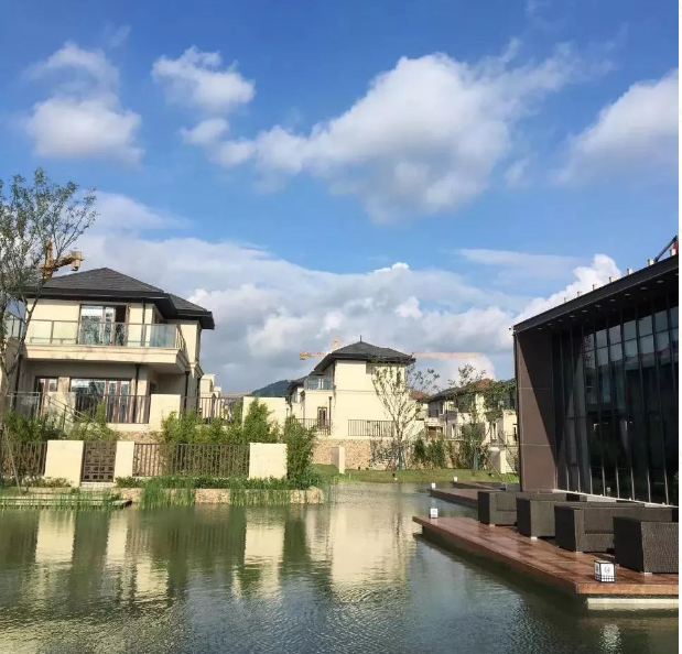 我在茅山湖，有一座小院……