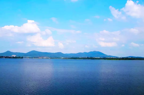 茅山湖：我太蓝了！