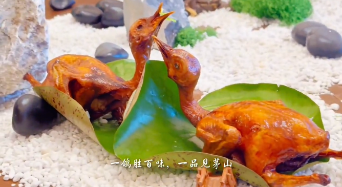 食在茅山，玻璃乳鸽里的山水风味