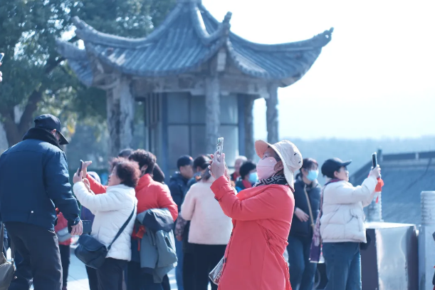 他们来了！句容茅山迎来千人“银发”旅游团！